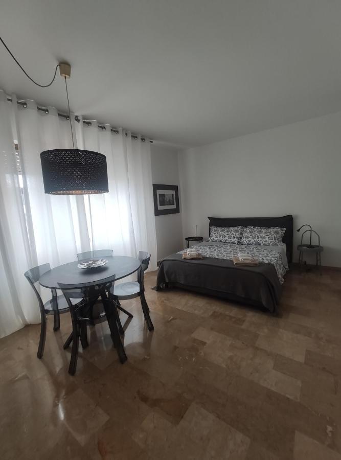 Andaleppo Apartment เมสเตร ภายนอก รูปภาพ